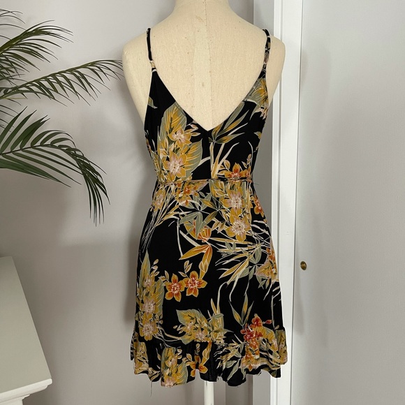 Mini wrap dress - Picture 3 of 4